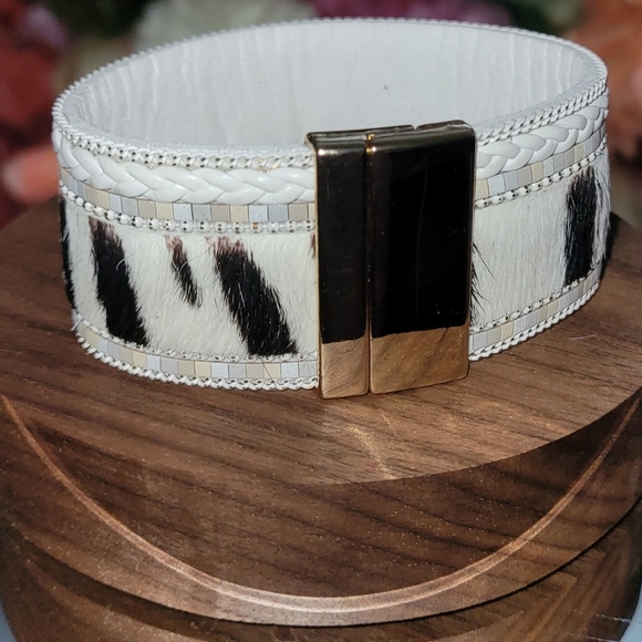Handmade faux cowhide zebra print bracelet - Picture 3 of 4